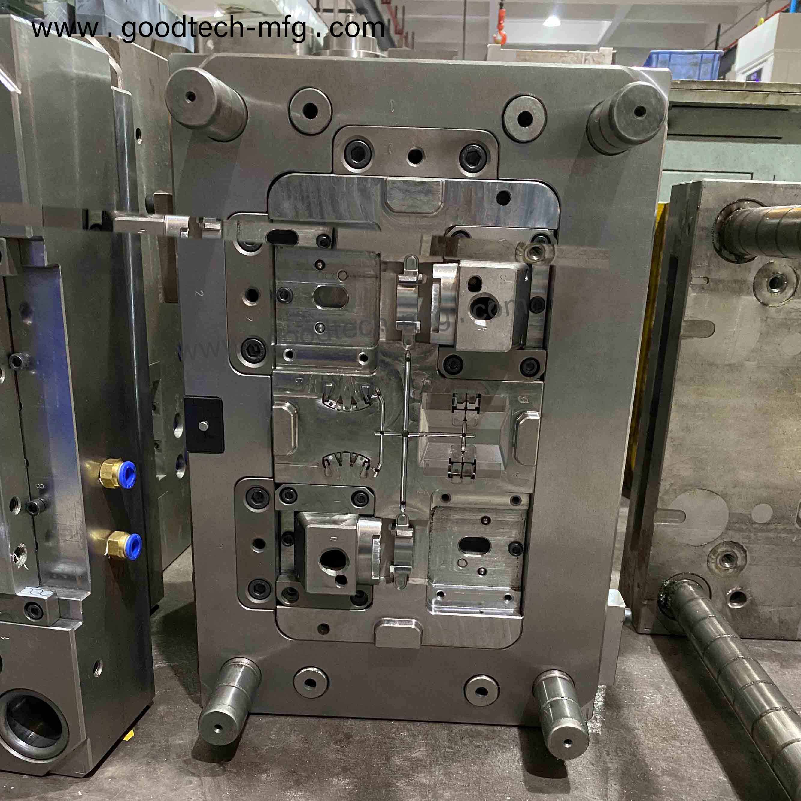 Dévissage des moules expliqué : création de filetages internes