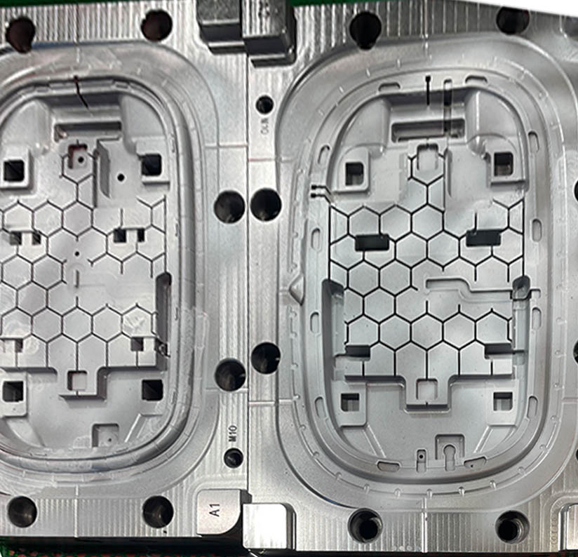 2 moiti&eacute;s de moule