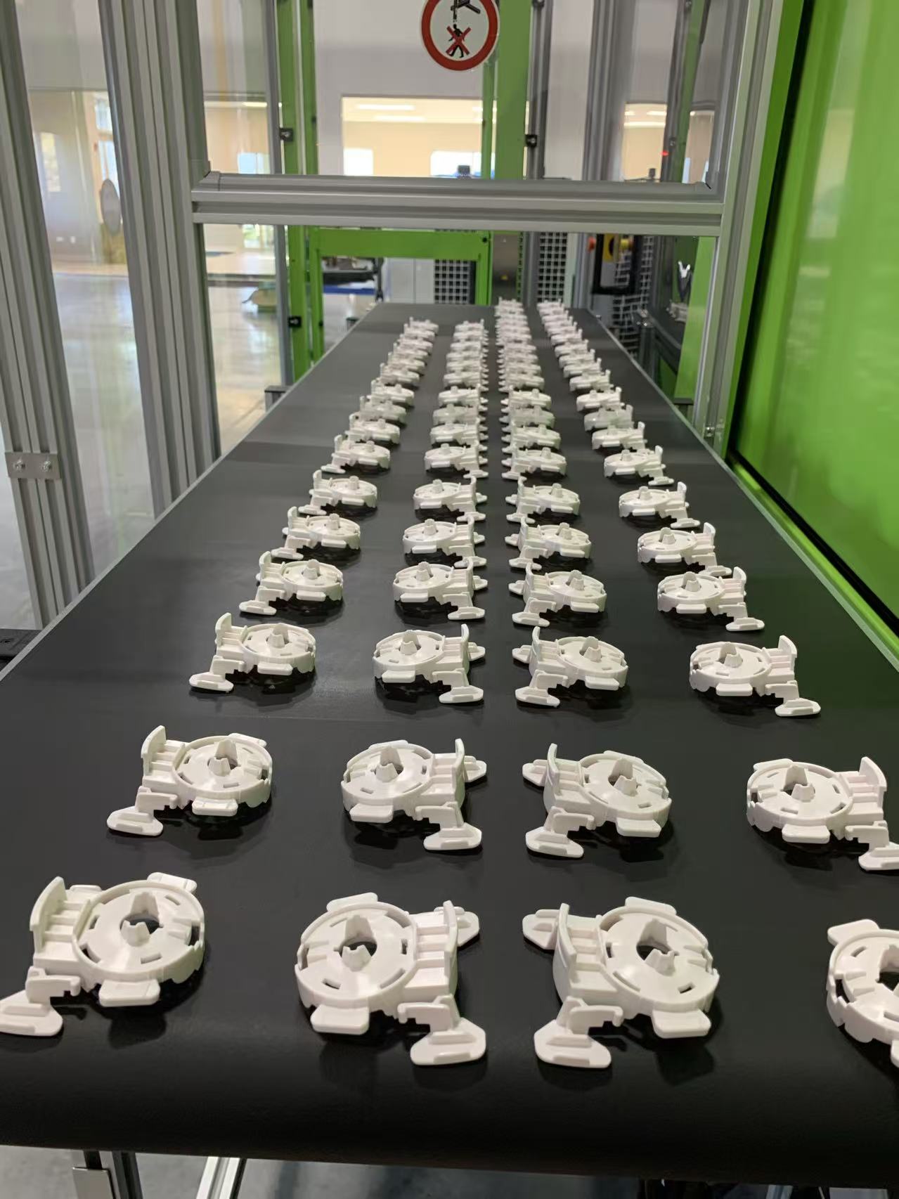 pi&egrave;ces en plastique moul&eacute;es par injection